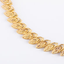 Charger l&#39;image dans la galerie, Collier or jaune,platine et diamants des années 1960
