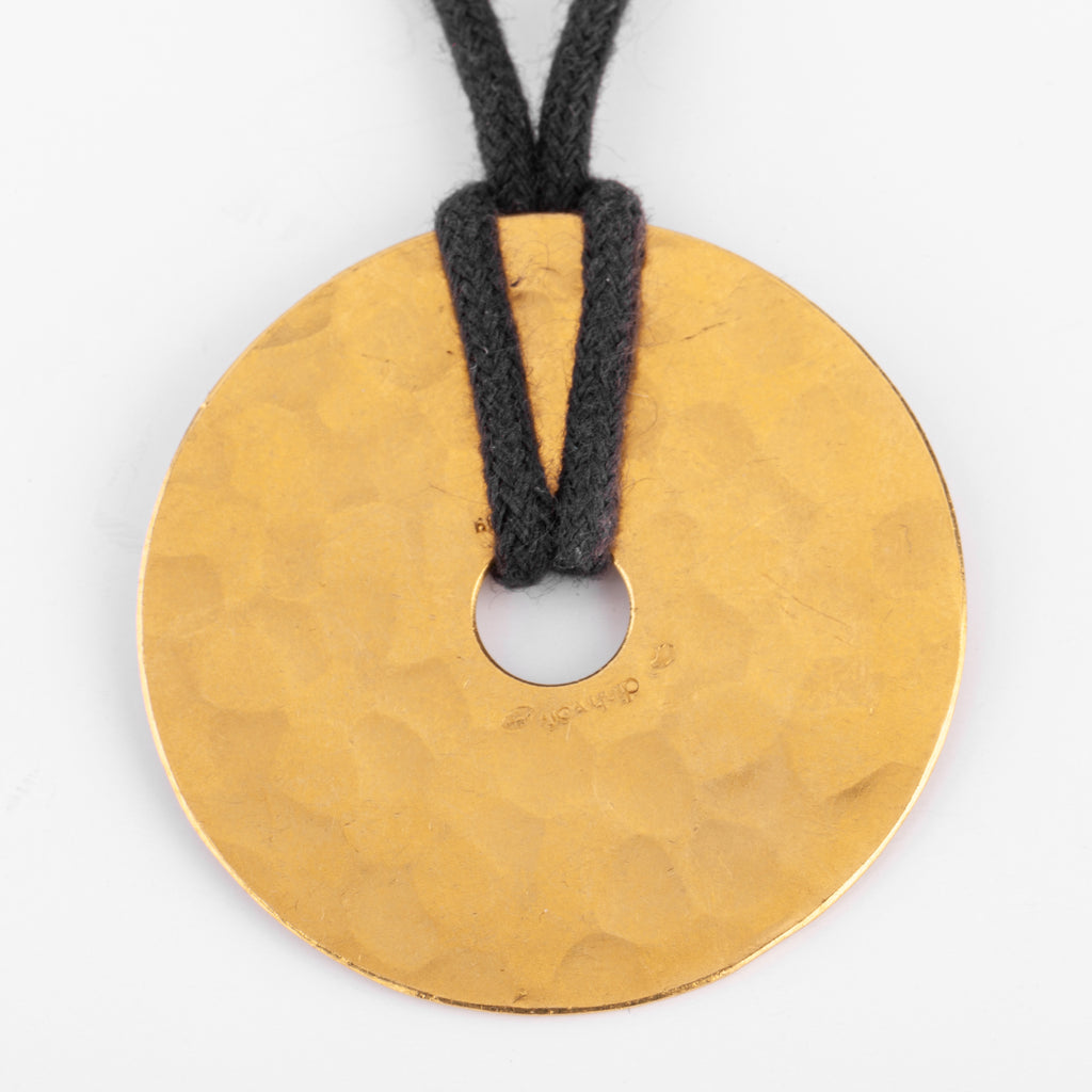 Pendentif martelée de la maison Dinh Van modèle cible