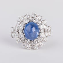 Charger l&#39;image dans la galerie, Bague cocktail en diamants et saphir cabochon
