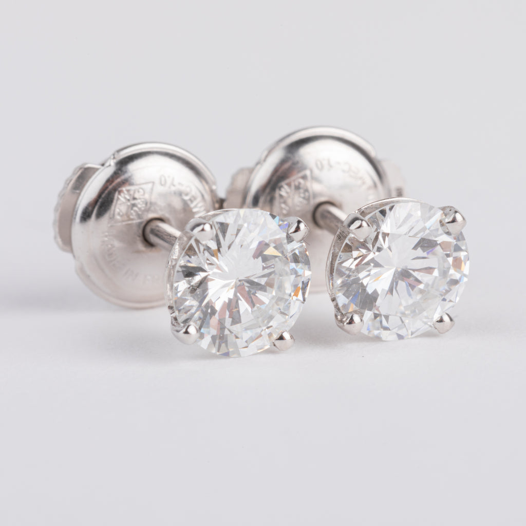 Boucles d'oreilles en diamants sur or gris taille moderne