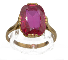 Charger l&#39;image dans la galerie, Bague or jaune ornée d&#39;une pierre rouge - adalgyseboutique

