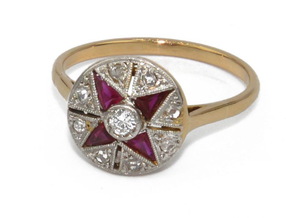 Bague ancienne ronde diamant et pierres rouges - adalgyseboutique