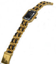Charger l&#39;image dans la galerie, Montre Chanel ma première en métal doré
