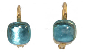 Paire de boucles d'oreilles de la maison Pomellato modéle Nudo en Topaze Bleue - adalgyseboutique