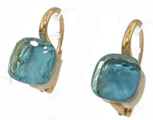 Paire de boucles d'oreilles de la maison Pomellato modéle Nudo en Topaze Bleue - adalgyseboutique