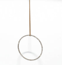 Charger l&#39;image dans la galerie, Pendentif signé Ginette NY en or rose avec un cercle en diamant
