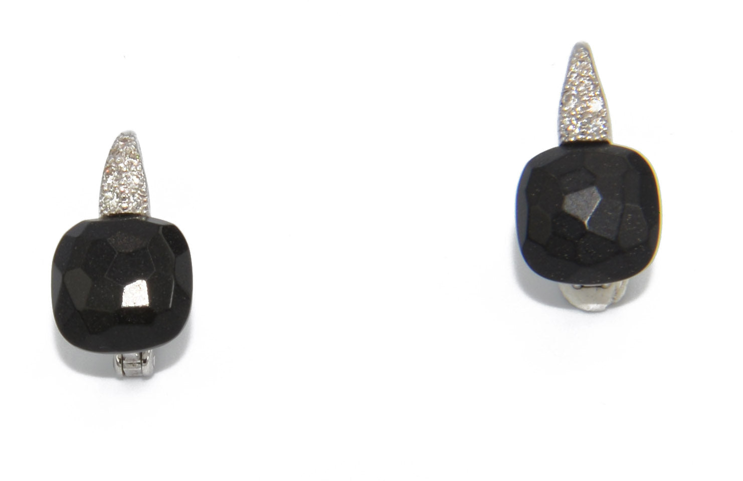 Boucles d'oreilles de la maison Pomellato en onyx et diamant modèle Capri