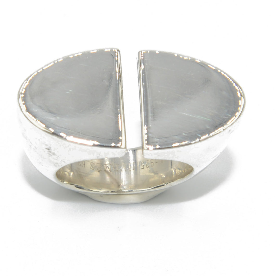 Bague de la maison Hermès modèle Initiale