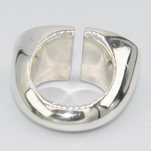 Bague de la maison Hermès modèle Initiale