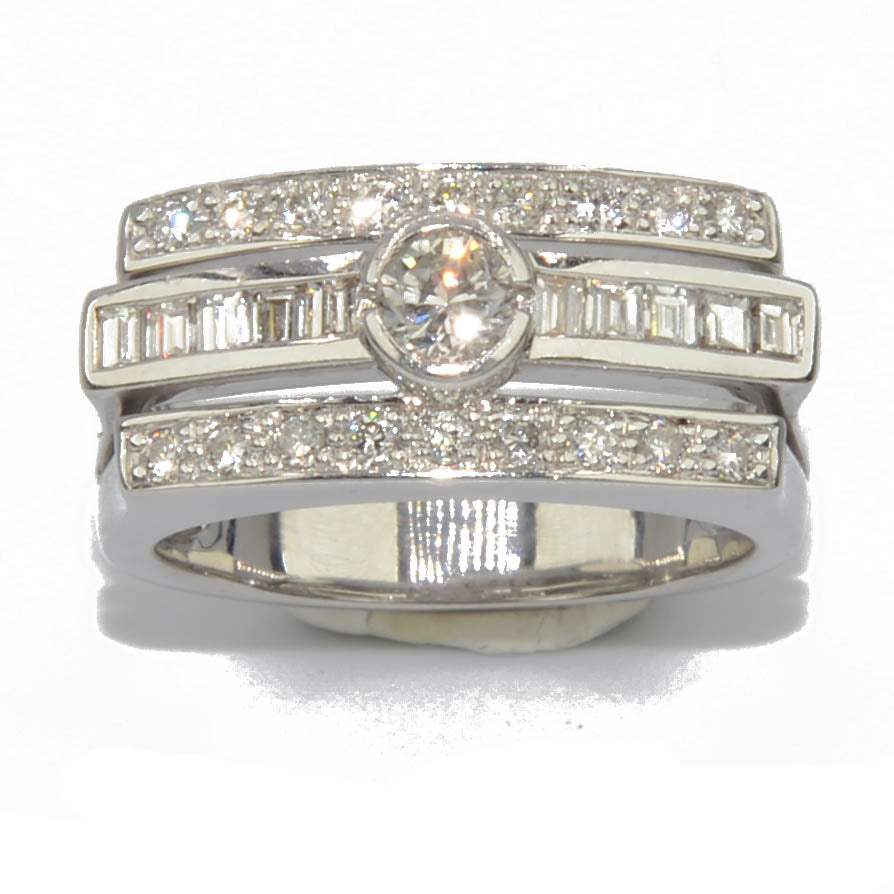 Bague rectangulaire en or gris et diamant