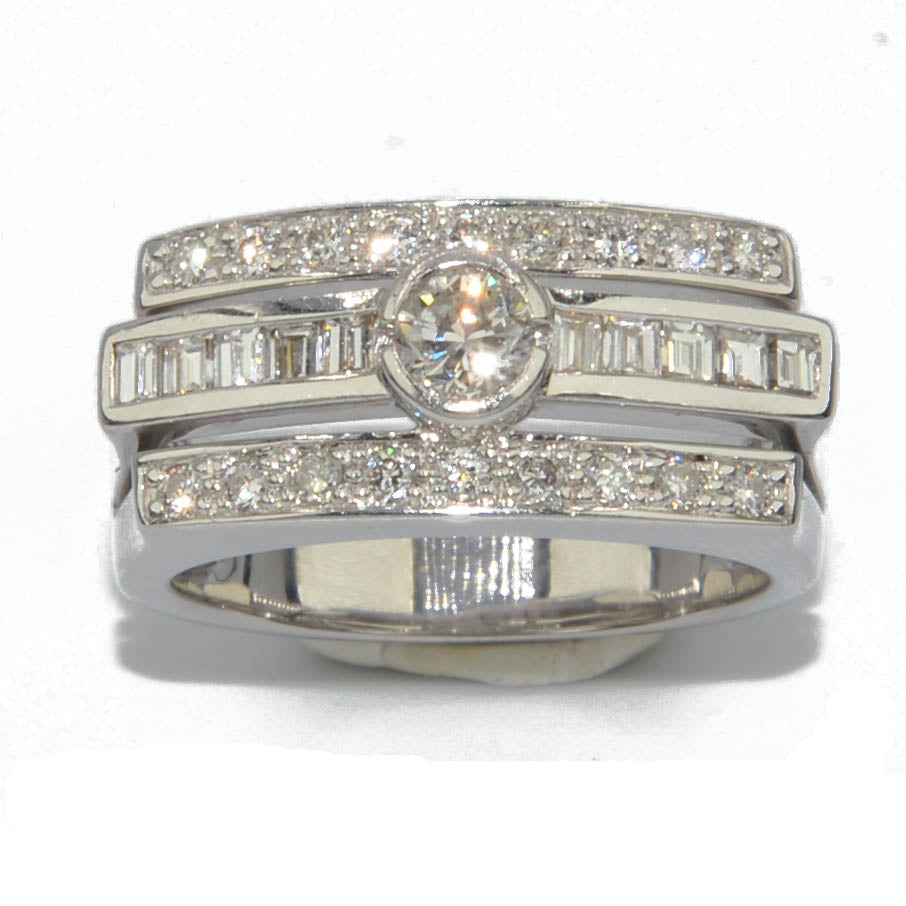 Bague rectangulaire en or gris et diamant