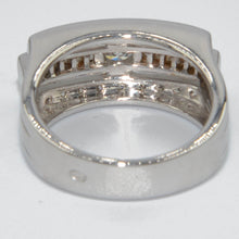 Charger l&#39;image dans la galerie, Bague rectangulaire en or gris et diamant
