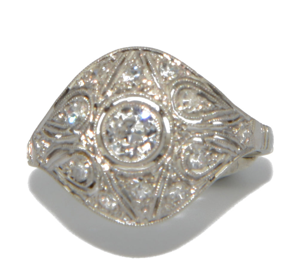 Bague dôme ajourée en diamant en platine