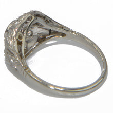 Charger l&#39;image dans la galerie, Bague dôme ajourée en diamant en platine
