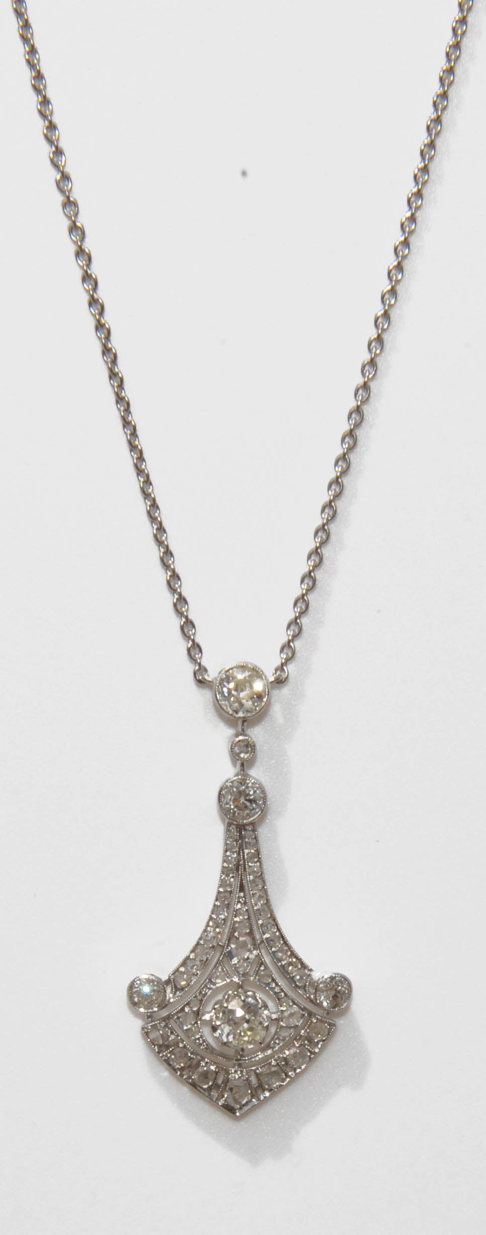 Collier platine et diamant