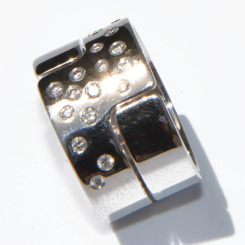 Bague Dinh Van modèle Seventies en or gris et diamant grand modèle