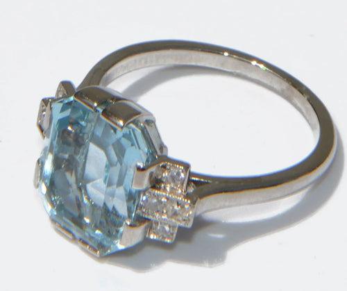 Bague en platine aigue marine