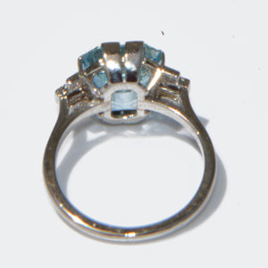 Bague en platine aigue marine