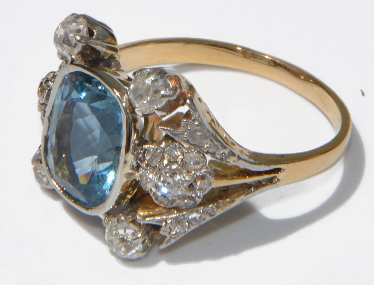 Bague 1910 en or et argent ornée d'une aigue-marine