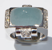 Charger l&#39;image dans la galerie, Bague en platine ornée d&#39;un cabochon d&#39;aigue marine
