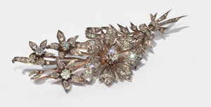 Broche fleur trembleuse en diamant et taille ancienne