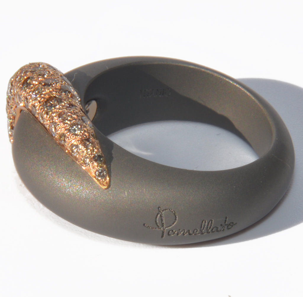 Bague de la maison Pomellato en titane et diamant