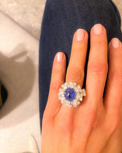Bague cocktail en diamants et saphir cabochon