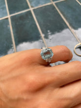 Charger l&#39;image dans la galerie, Bague en platine aigue marine
