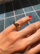 Charger l&#39;image dans la galerie, Bague Cartier modèle Nouvelle Vague or jaune et diamants
