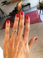 Charger l&#39;image dans la galerie, Bague or rose Dinh Van modèle Menottes R12
