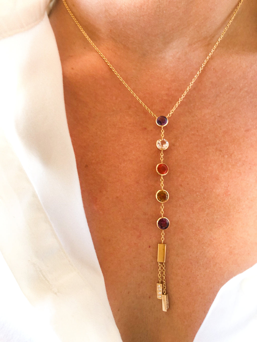 Collier or jaune de la maison Chaumet collection Amour