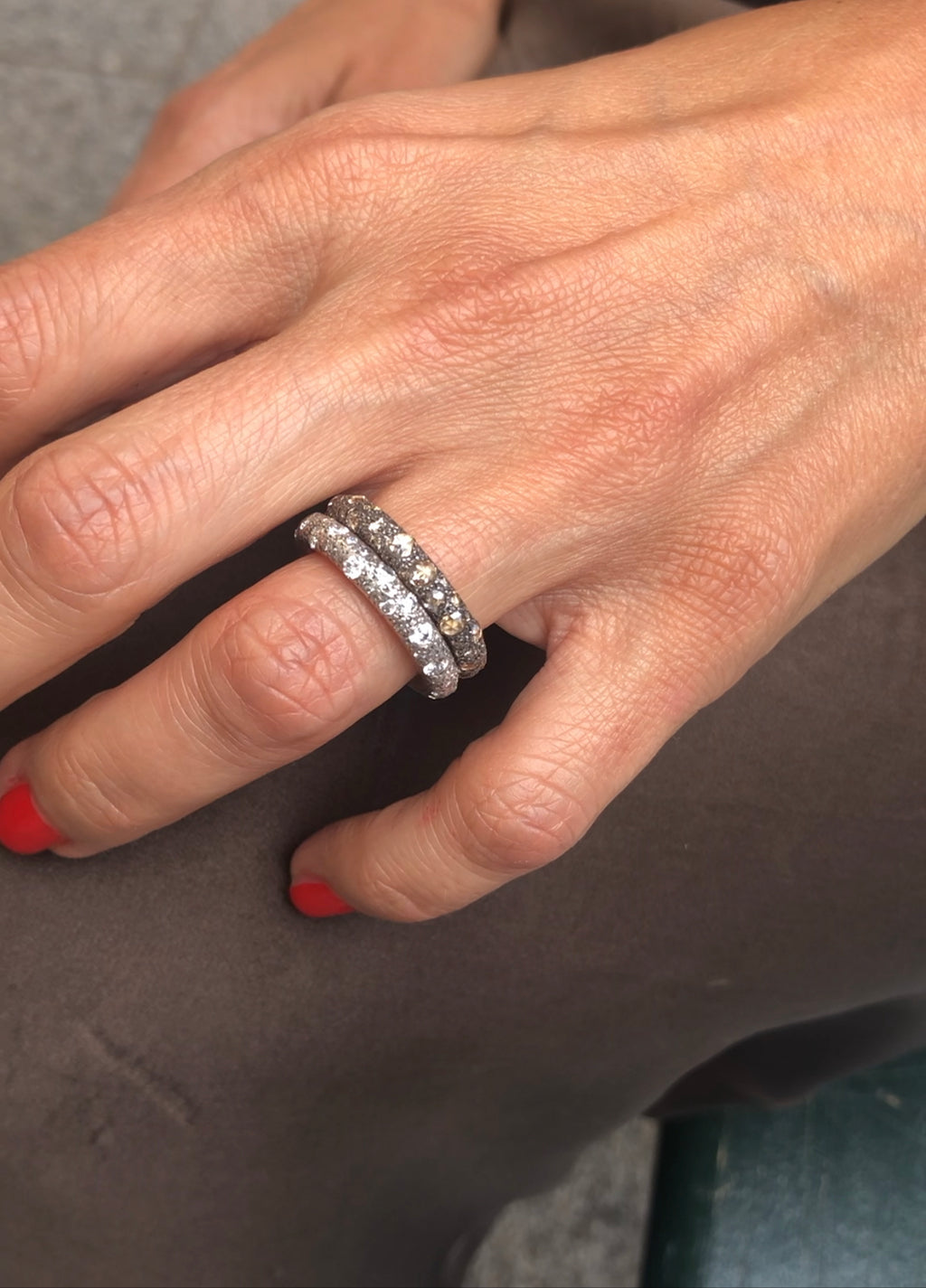 Alliance en or gris et diamant de la maison Pomellato collection Tango