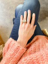 Charger l&#39;image dans la galerie, Bague Tank en platine et or
