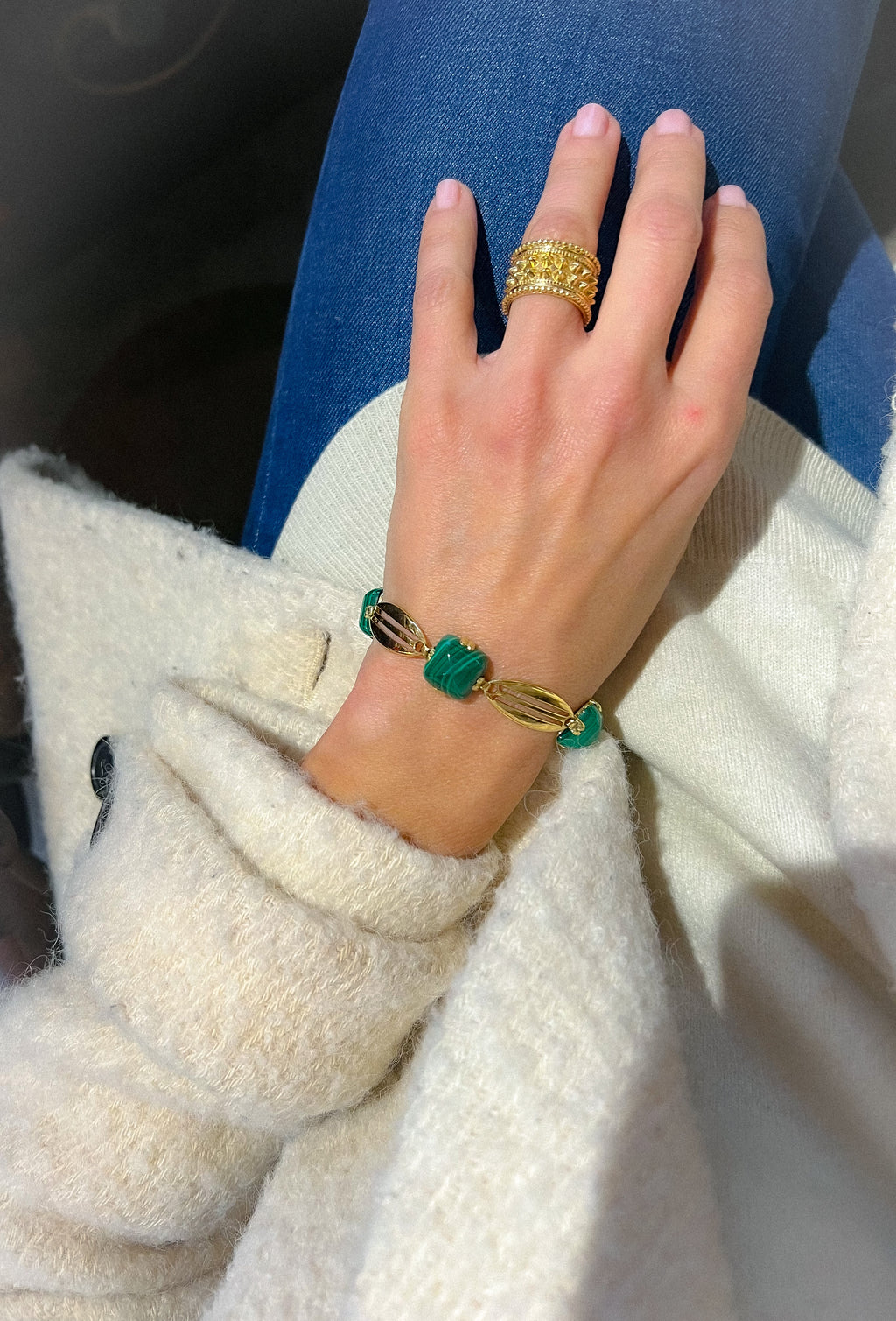 Bracelet en or jaune et malachite en pain de sucre