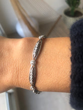 Charger l&#39;image dans la galerie, Bracelet or platine et et diamant formant des maillons ovales
