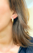 Charger l&#39;image dans la galerie, Boucles d&#39;oreilles 3 ors de la Maison Cartier modèles Trinity
