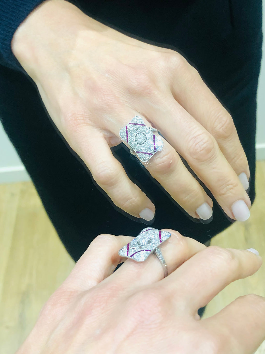 Bague en platine, diamants et rubis rectangulaire