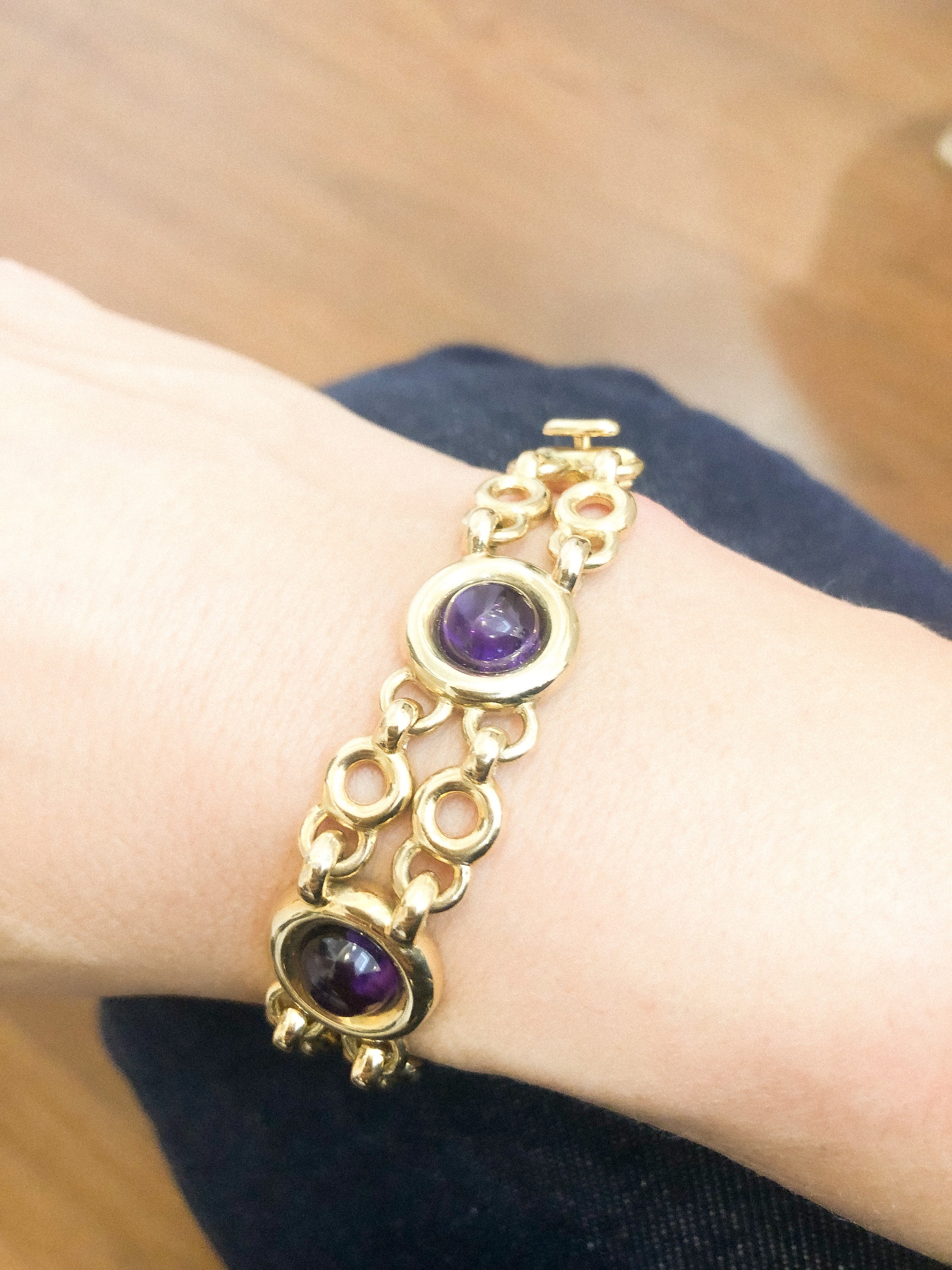 Bracelet or jaune et améthyste de la maison Poiray