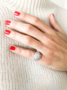 Bague dôme en platine et diamants