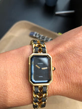 Charger l&#39;image dans la galerie, Montre Chanel ma première en métal doré
