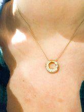 Charger l&#39;image dans la galerie, Collier signé de la maison Chaumet modèle anneau
