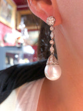 Charger l&#39;image dans la galerie, Paire de boucles d&#39;oreilles en Perles Akoya et diamants
