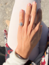Charger l&#39;image dans la galerie, Bague double entourage en platine et diamants
