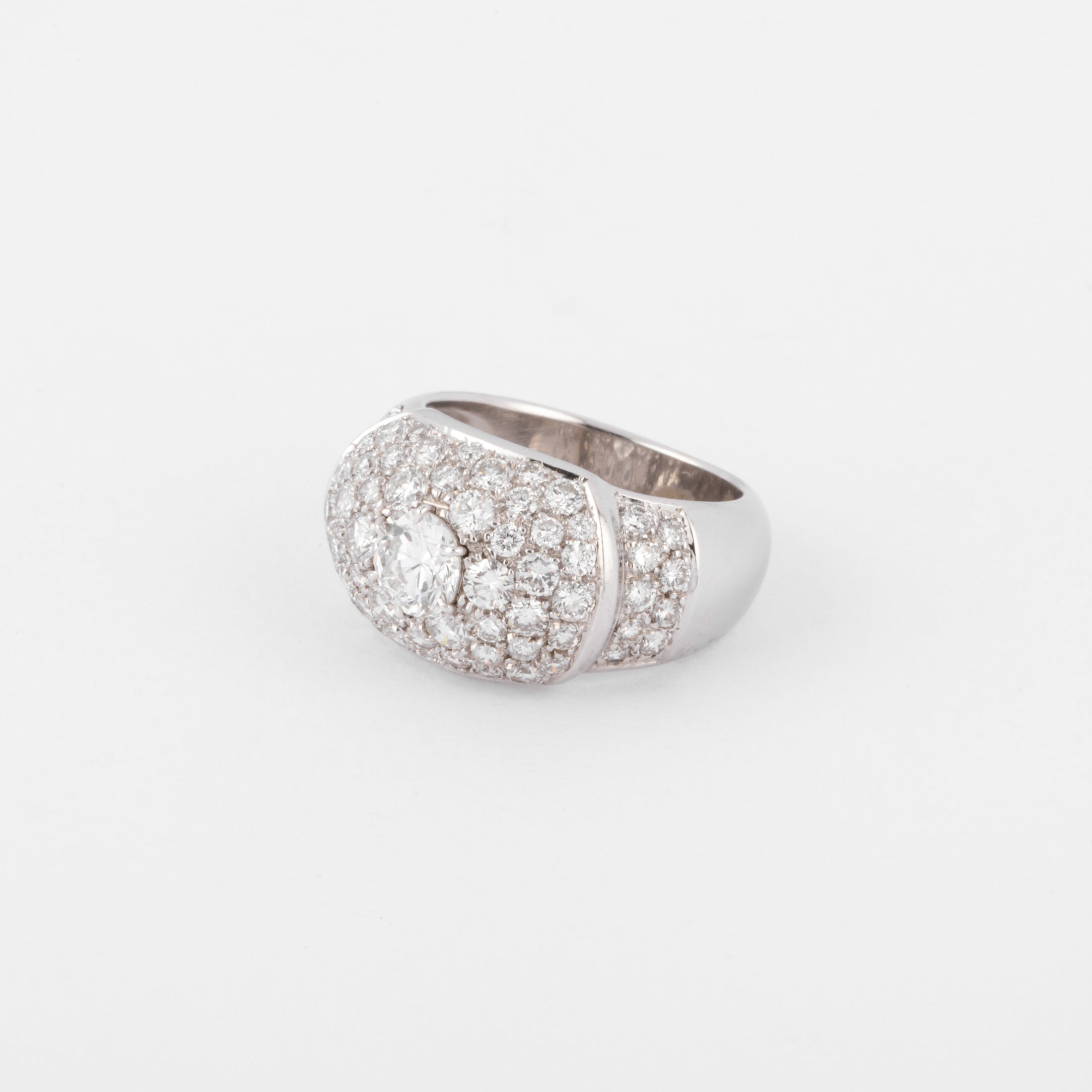 Bague jonc pavée de diamant de diamant