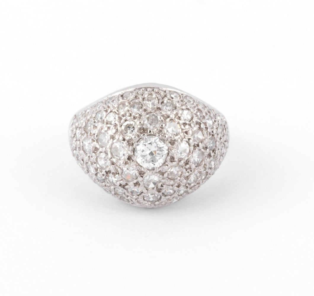 Bague dôme en platine et diamants