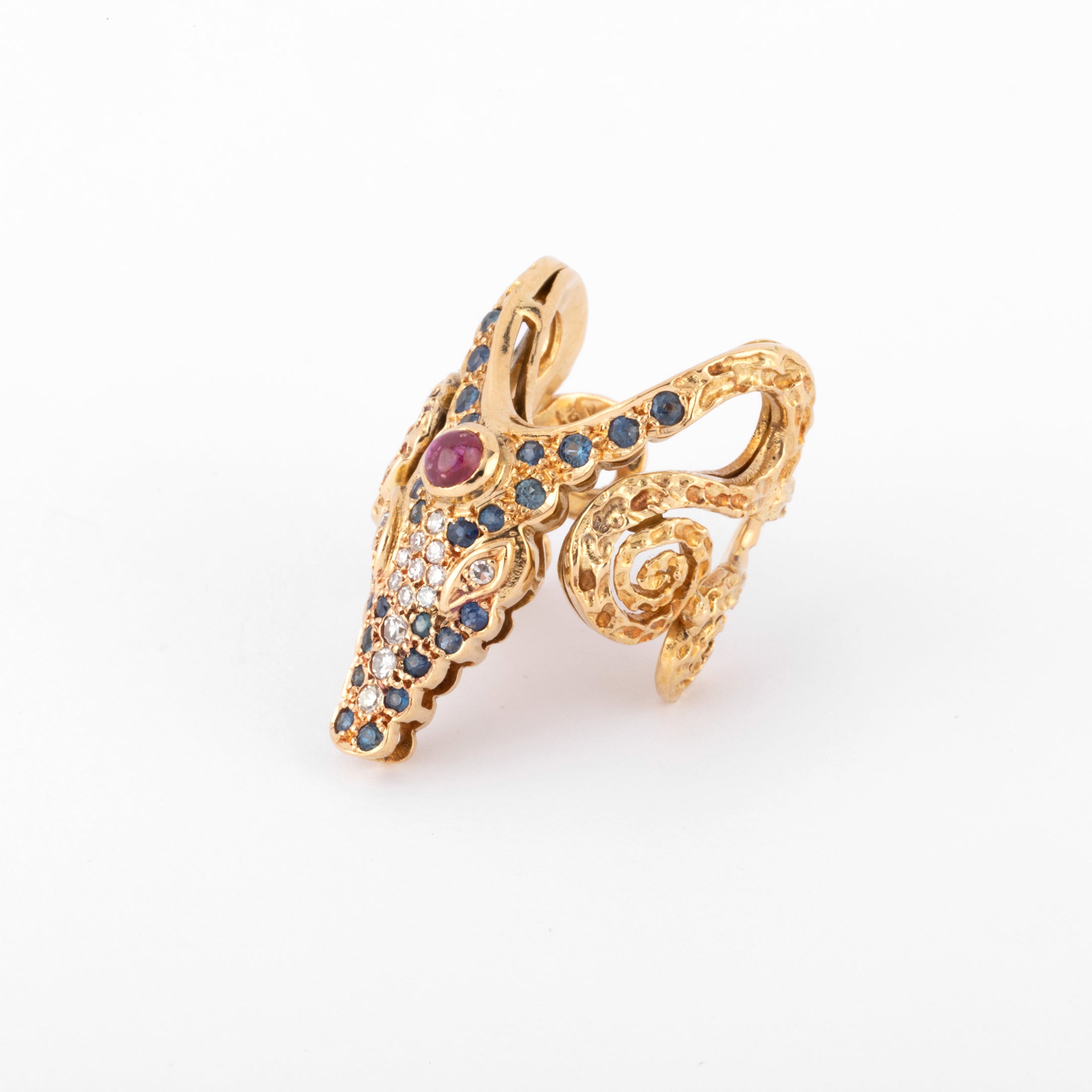 Bague or jaune tête de crocodile de la maison Lalaounis