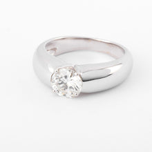 Charger l&#39;image dans la galerie, Bague or gris ornée d&#39;un diamant taille moderne
