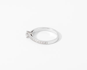 Bague solitaire diamant sur or gris