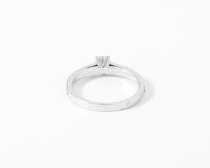 Bague solitaire diamant sur or gris