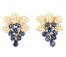 Charger l&#39;image dans la galerie, Paire de boucles d&#39;oreilles or jaune saphirs et diamants
